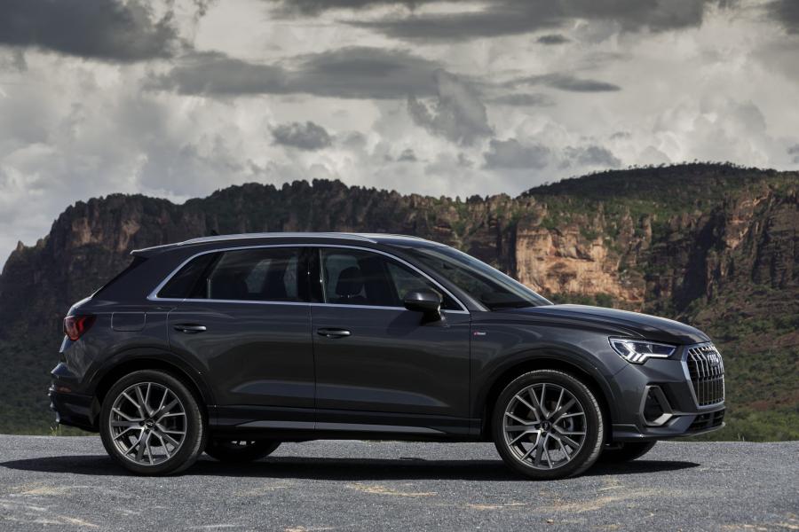  Audi Q3 35 TFSI S-Line 2019 года  (LA) (фото 1 из 5)